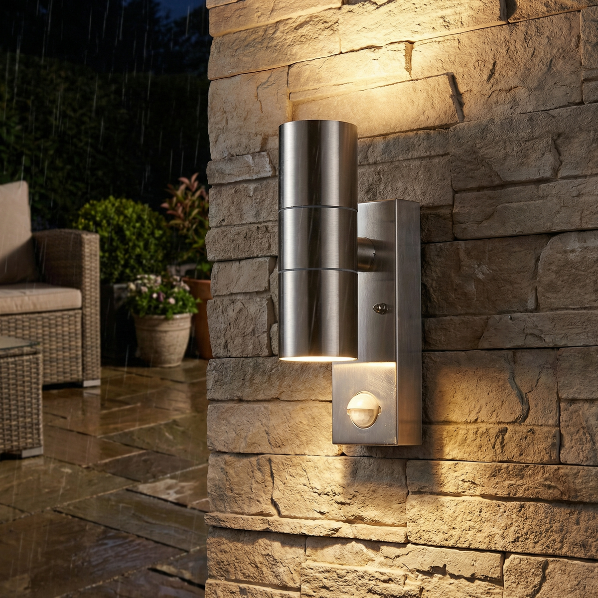 MotionSense PIR Outdoor Wall Lamp 1