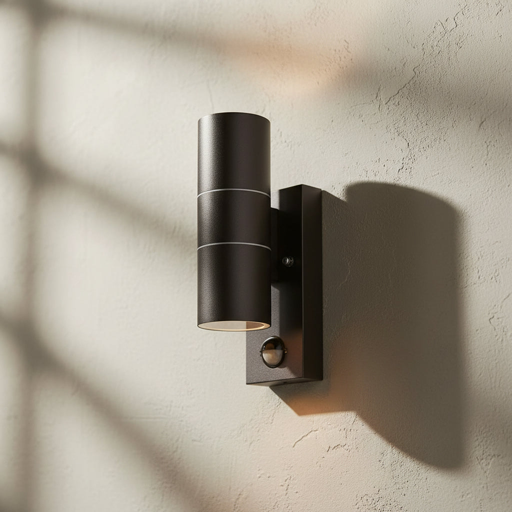 MotionSense PIR Outdoor Wall Lamp 4